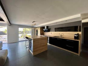 Bas de villa avec piscine privé - calme